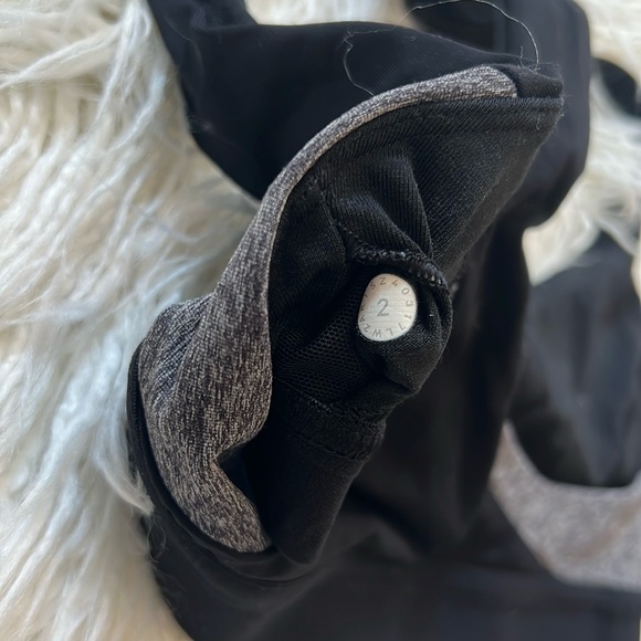 Black lululemon bra, size 2 - Picture 3 of 3